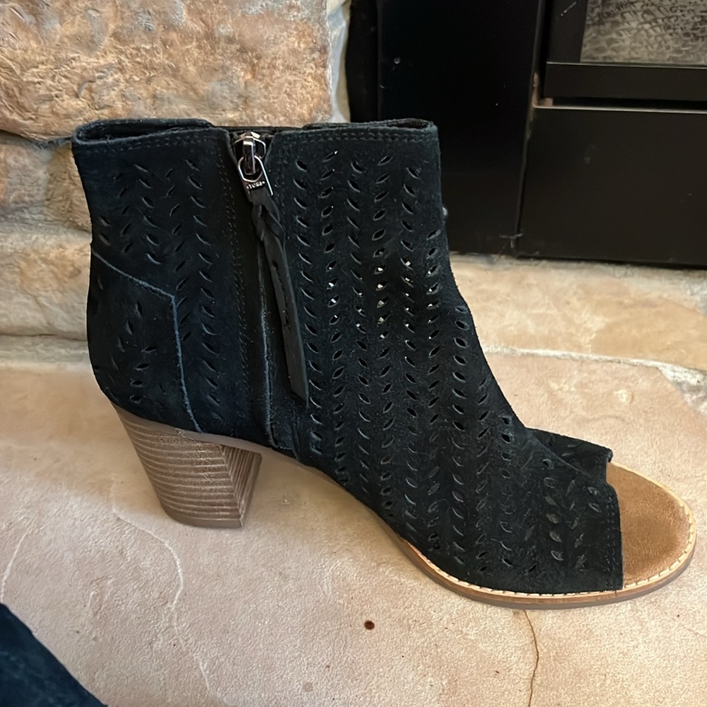 TOMS Majorca Leather Heeled Sandal - Picture 6 of 10